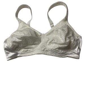 Playtex Bra Size 38C White Lightly Lined Wireless Adjustable Clasp Back